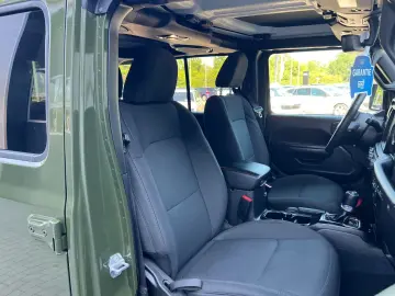 JEEP Wrangler Unlimited Sport Hardtop (Cabrio)