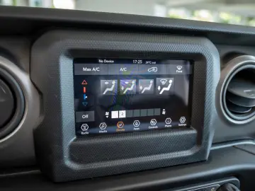 Jeep Wrangler Unlimited Sport 3.0 Softtop NAVI KLIMA