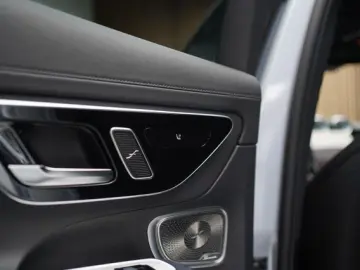 MERCEDES-BENZ GLC 300e 4M AMG   Massage   HUD   Digi…
