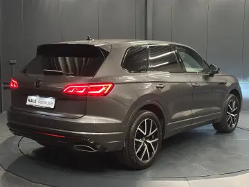 Volkswagen Touareg R-Line 4Motion Black Style