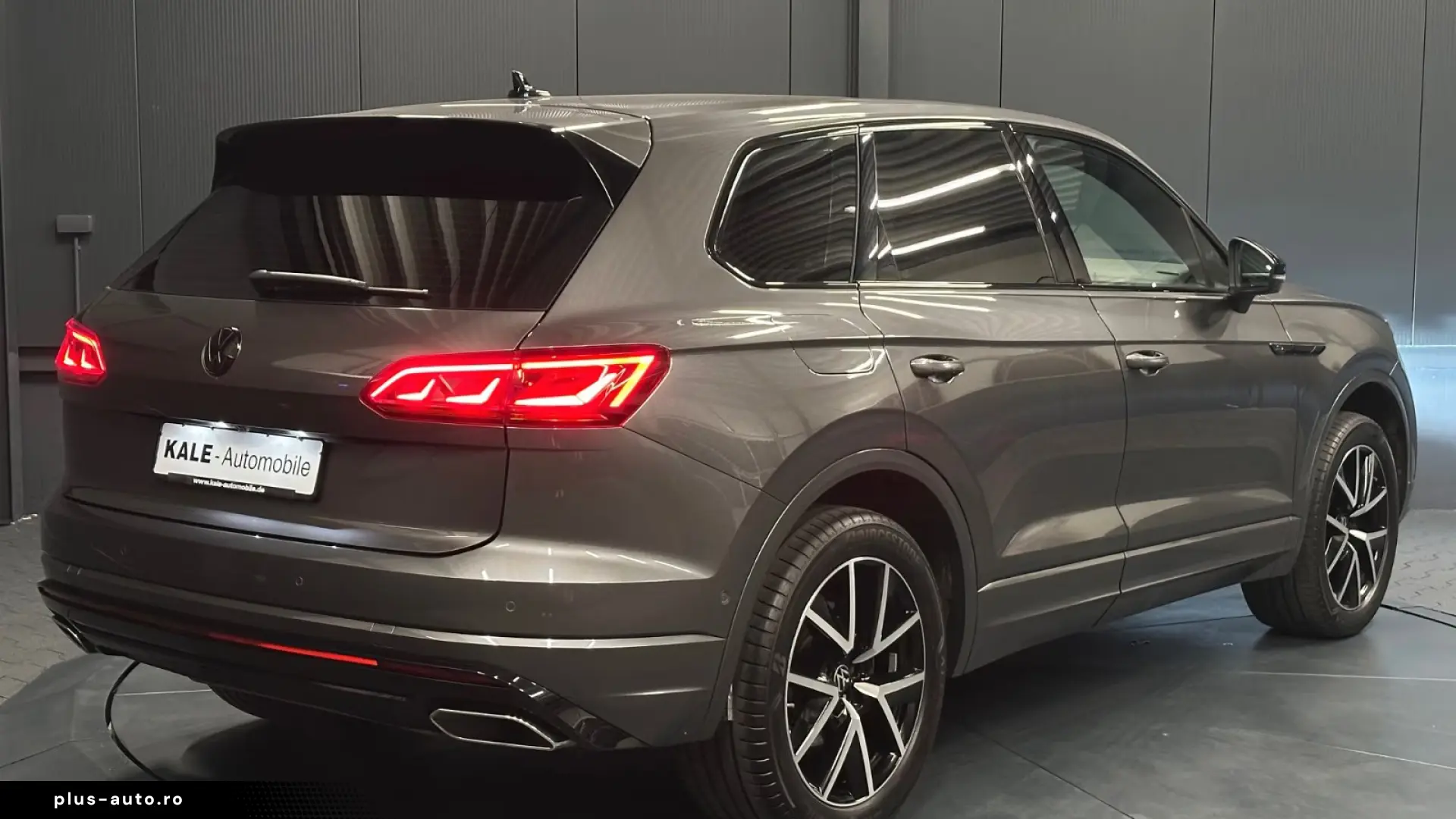 Volkswagen Touareg R-Line 4Motion Black Style