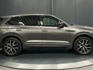 Volkswagen Touareg R-Line 4Motion Black Style