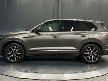 Volkswagen Touareg R-Line 4Motion Black Style