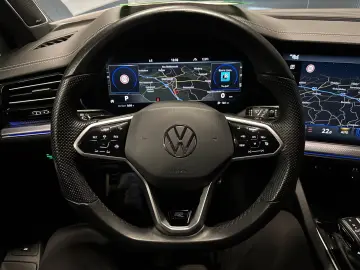 Volkswagen Touareg R-Line 4Motion Black Style