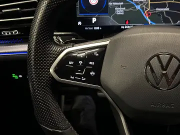 Volkswagen Touareg R-Line 4Motion Black Style