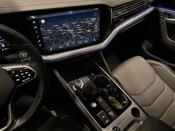 Volkswagen Touareg R-Line 4Motion Black Style