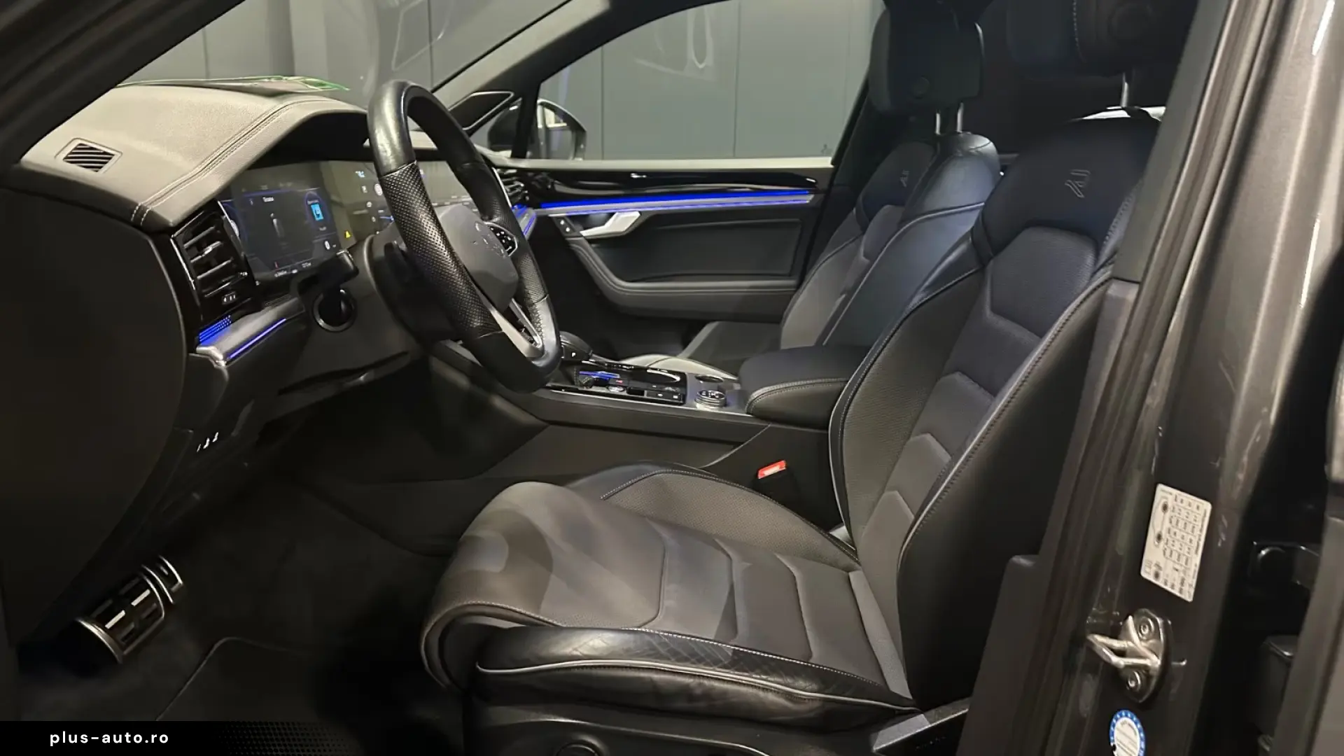 Volkswagen Touareg R-Line 4Motion Black Style