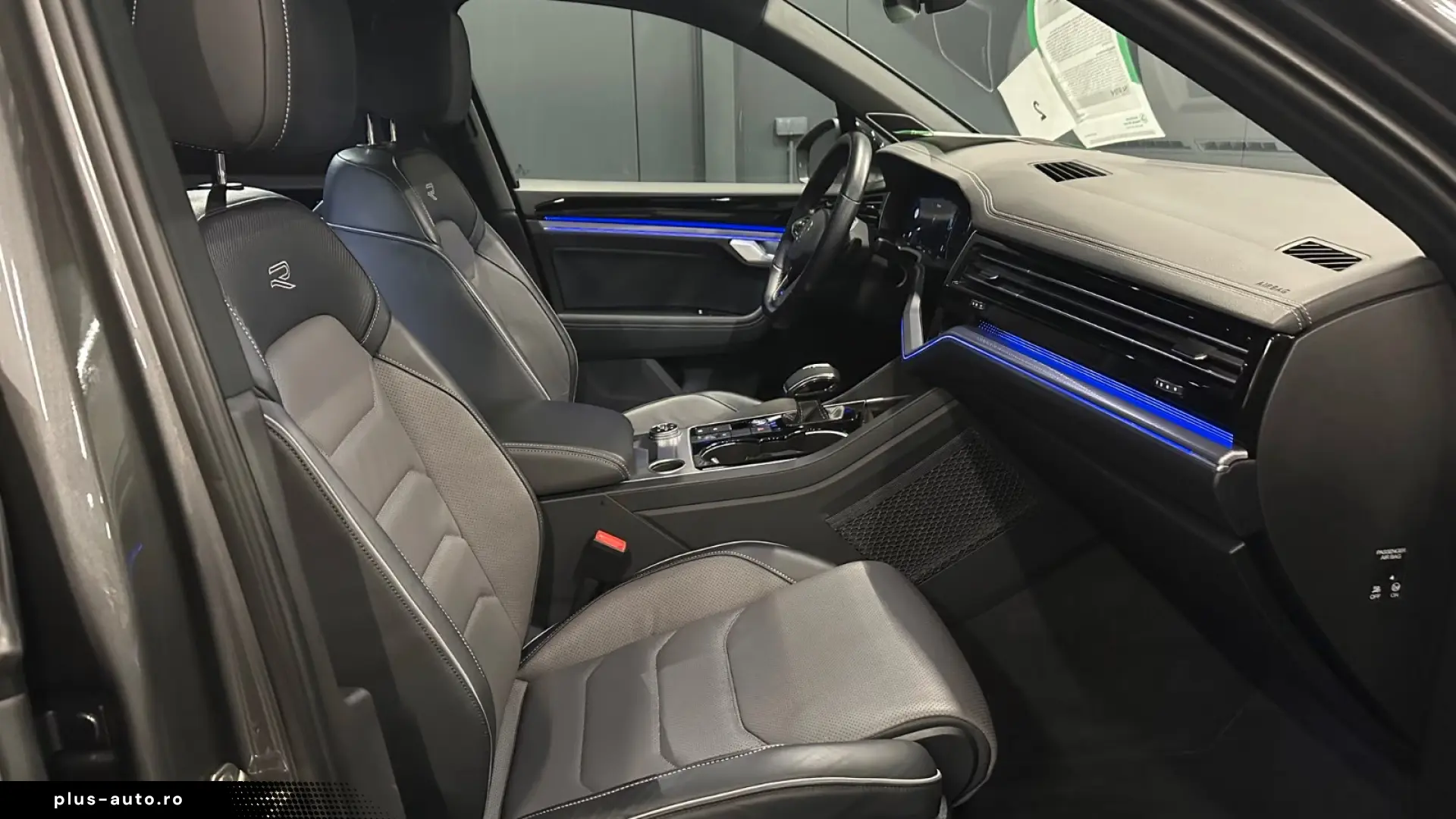 Volkswagen Touareg R-Line 4Motion Black Style