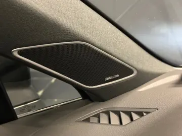 Volkswagen Touareg R-Line 4Motion Black Style