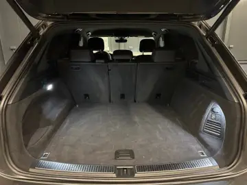 Volkswagen Touareg R-Line 4Motion Black Style