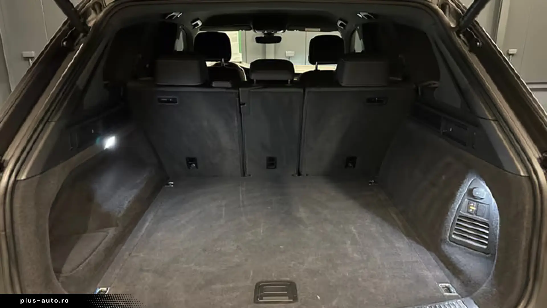 Volkswagen Touareg R-Line 4Motion Black Style