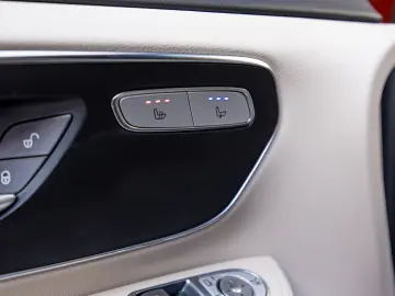 Mercedes-Benz V300d 4Matic Extralong