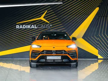 Lamborghini Urus Pearl Capsule Carbon