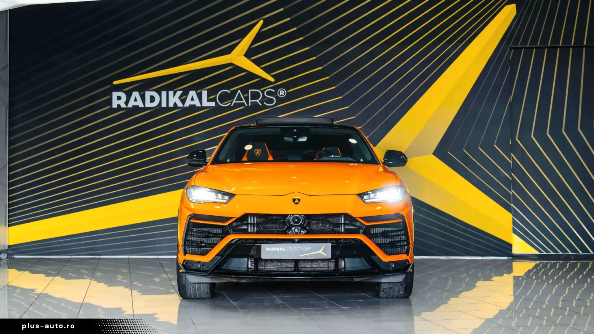 Lamborghini Urus Pearl Capsule Carbon