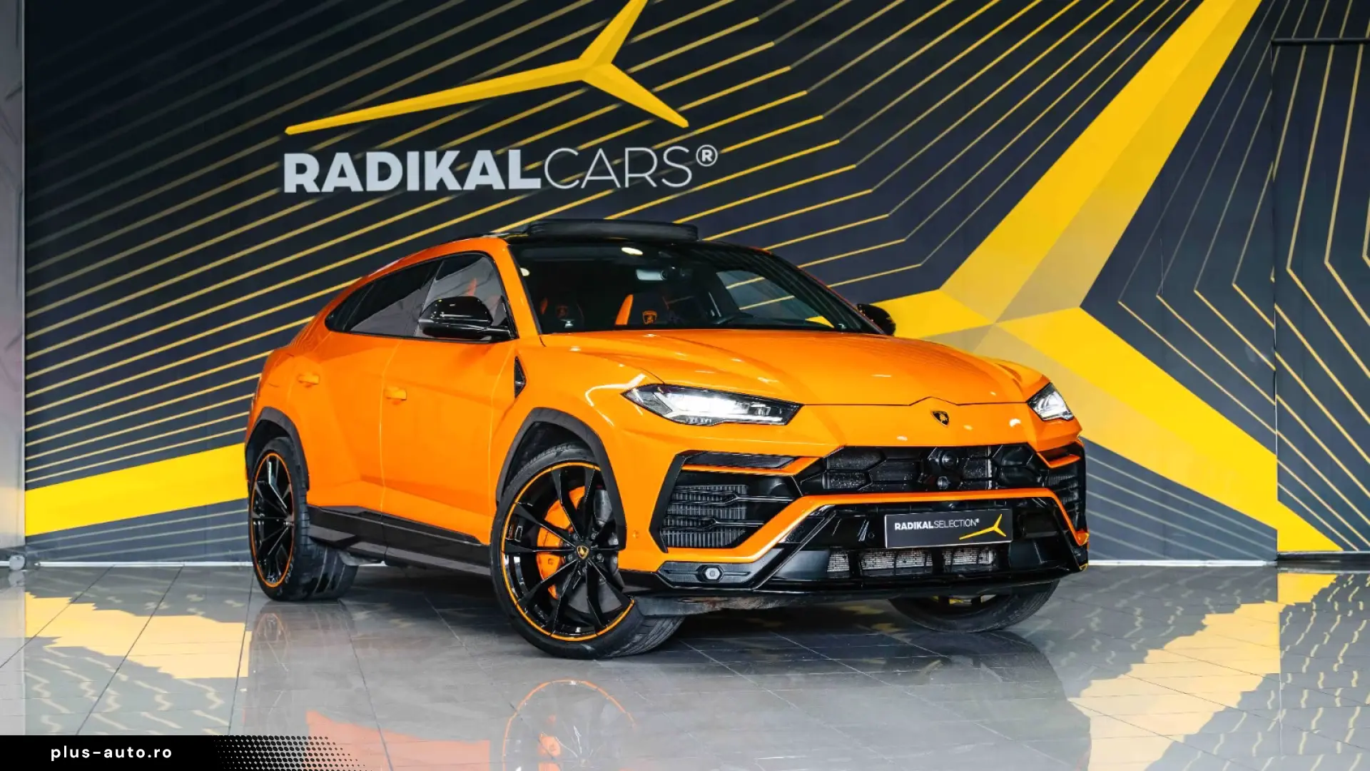 Lamborghini Urus Pearl Capsule Carbon