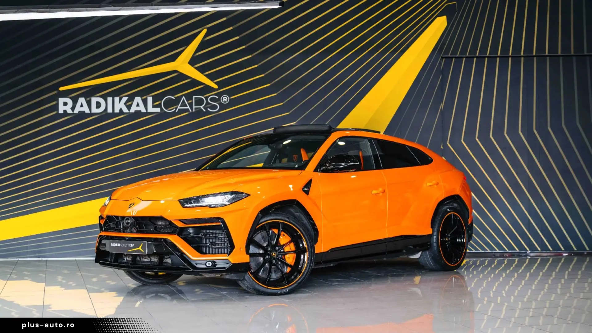 Lamborghini Urus Pearl Capsule Carbon