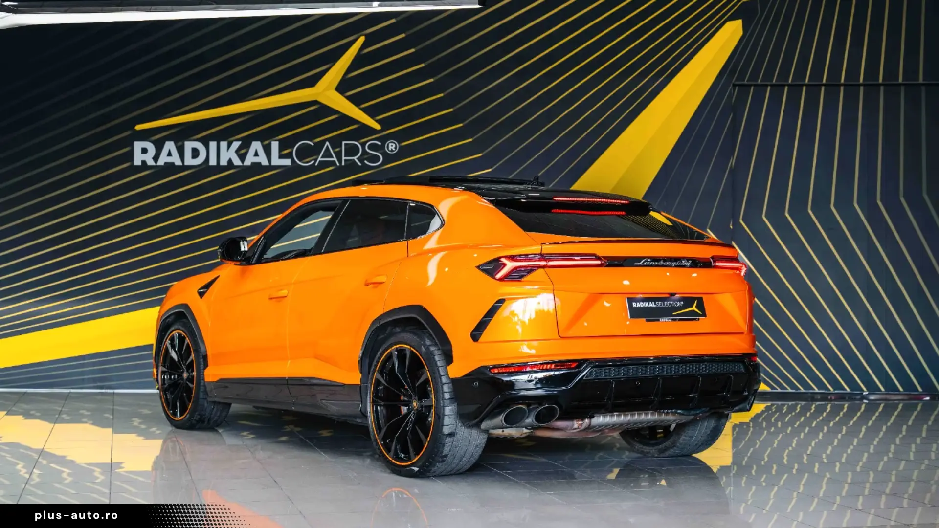 Lamborghini Urus Pearl Capsule Carbon