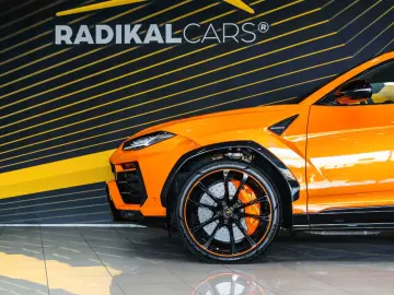 Lamborghini Urus Pearl Capsule Carbon