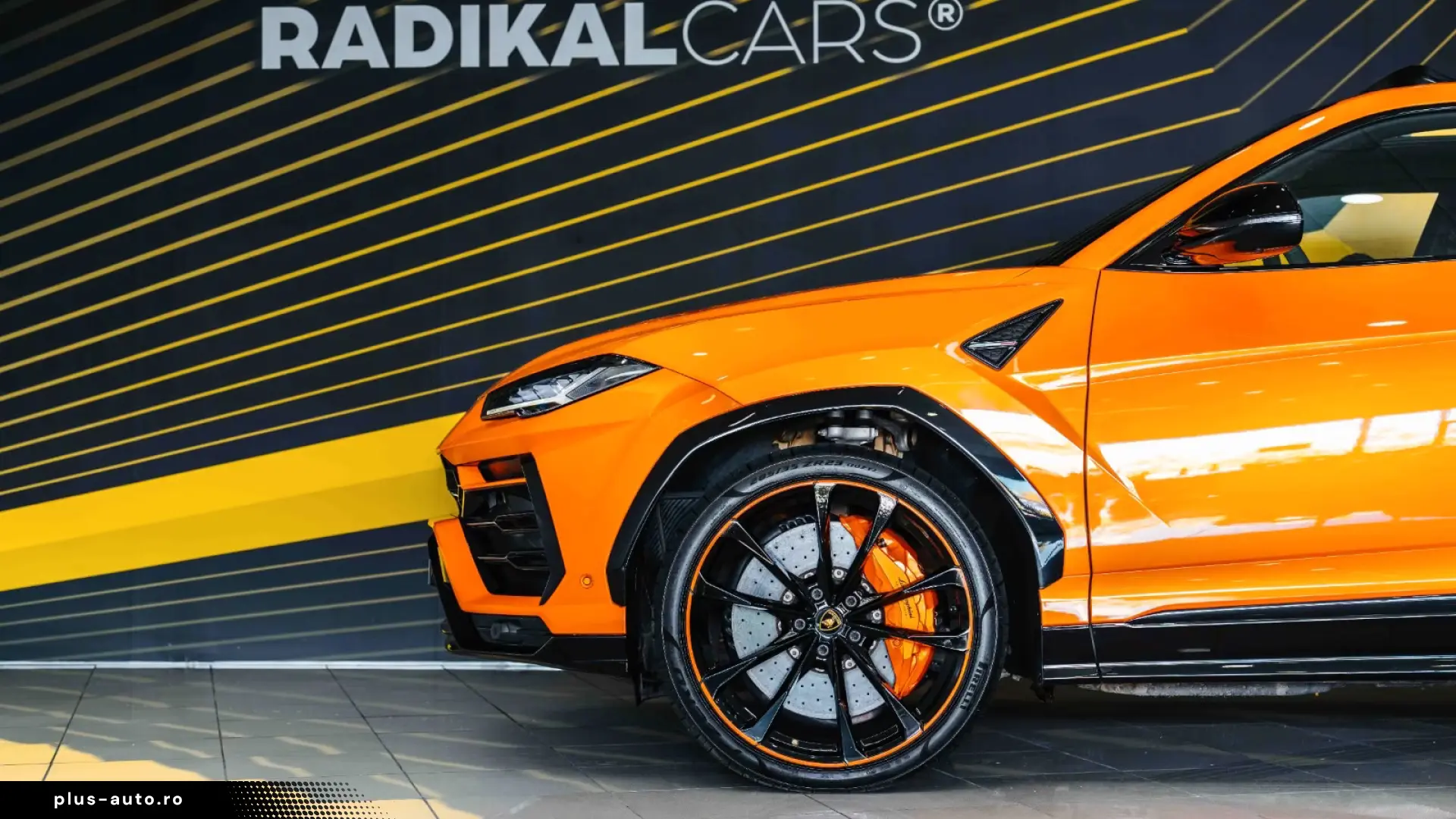 Lamborghini Urus Pearl Capsule Carbon
