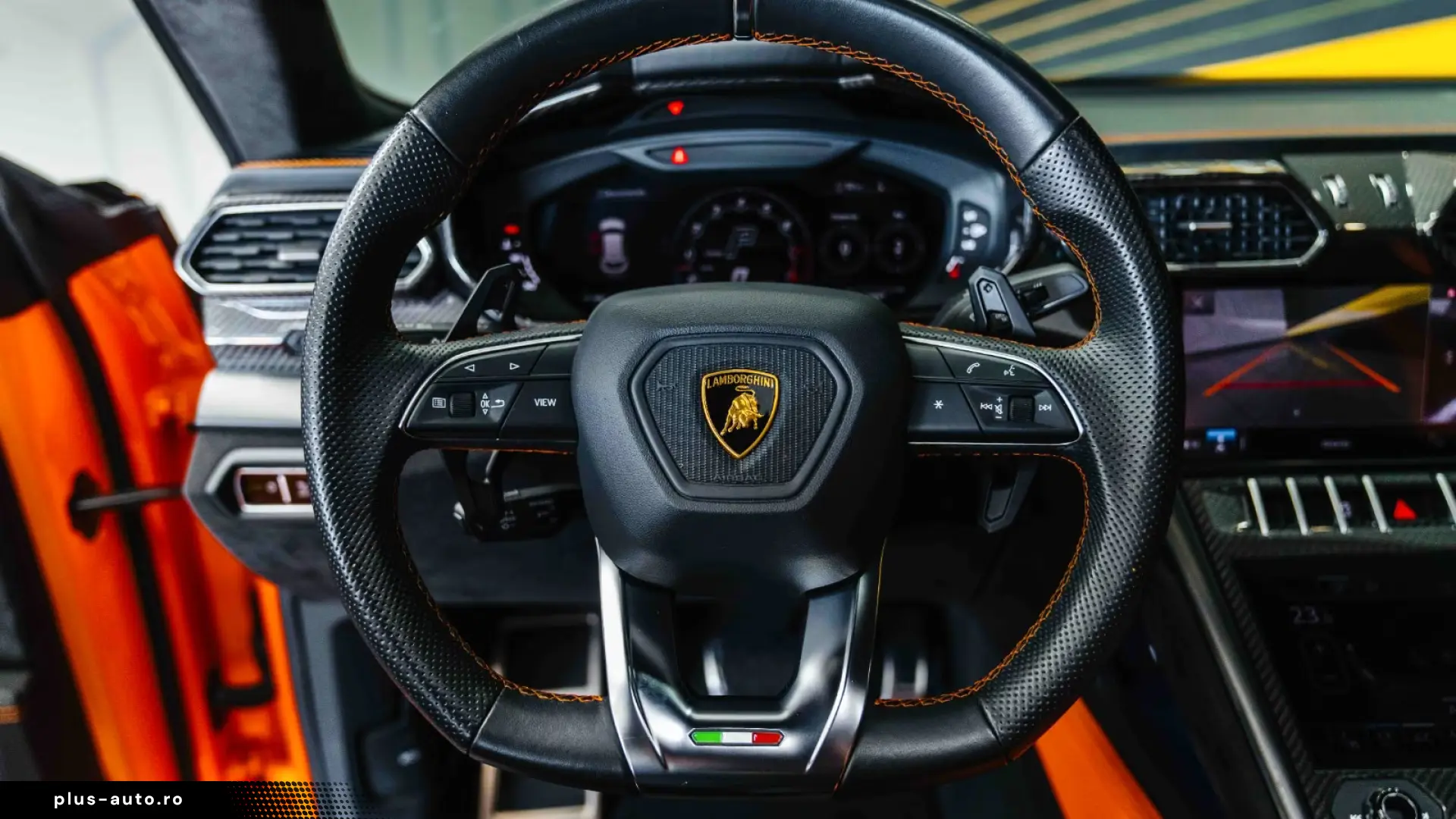 Lamborghini Urus Pearl Capsule Carbon