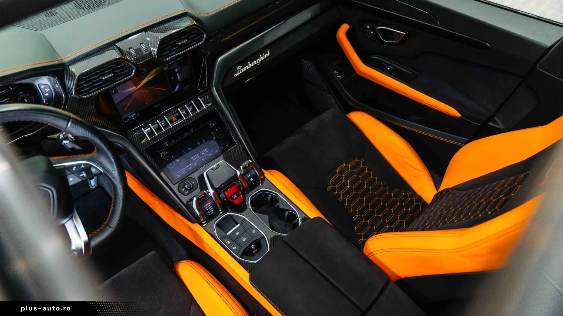 Lamborghini Urus Pearl Capsule Carbon