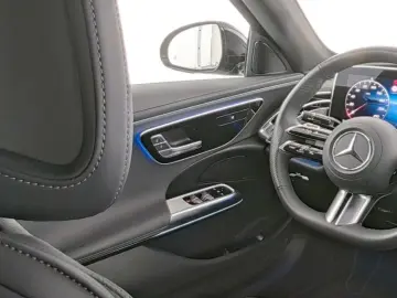 MERCEDES-BENZ E 220 d AMG-Sport LED Cam Pano Night Distr