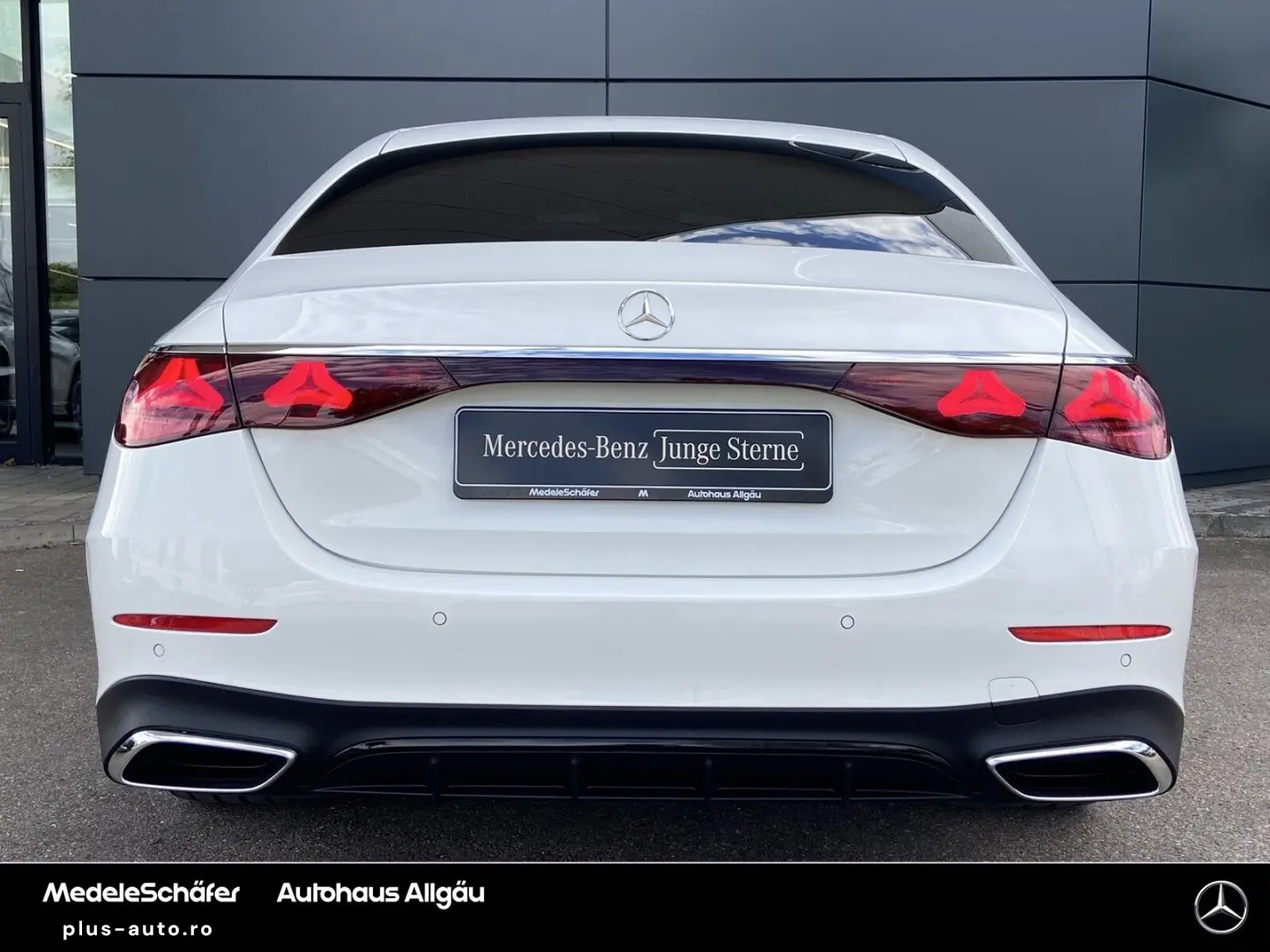 MERCEDES-BENZ E 220 d AMG Night 20  Distronic Ambiente