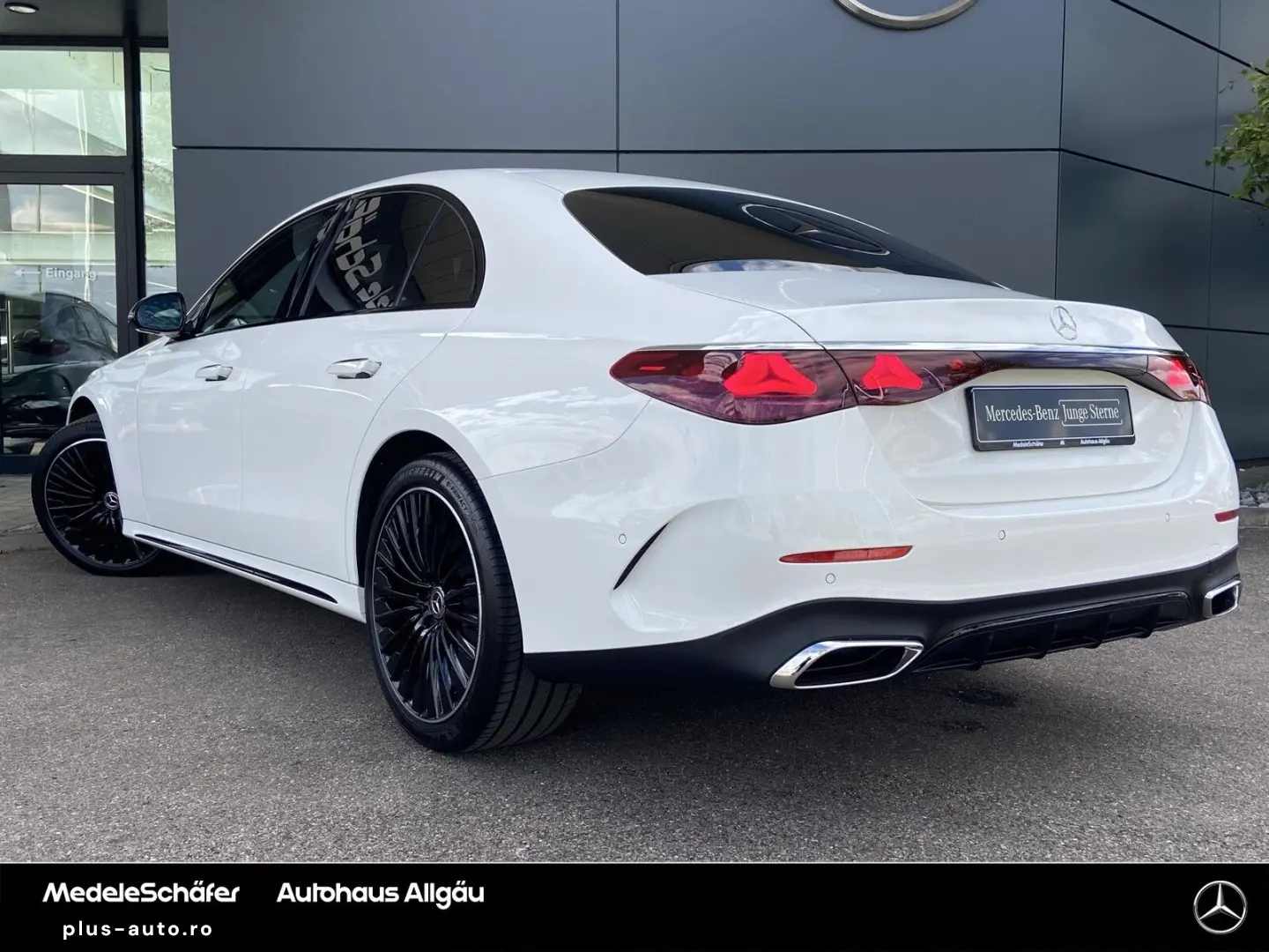 MERCEDES-BENZ E 220 d AMG Night 20  Distronic Ambiente