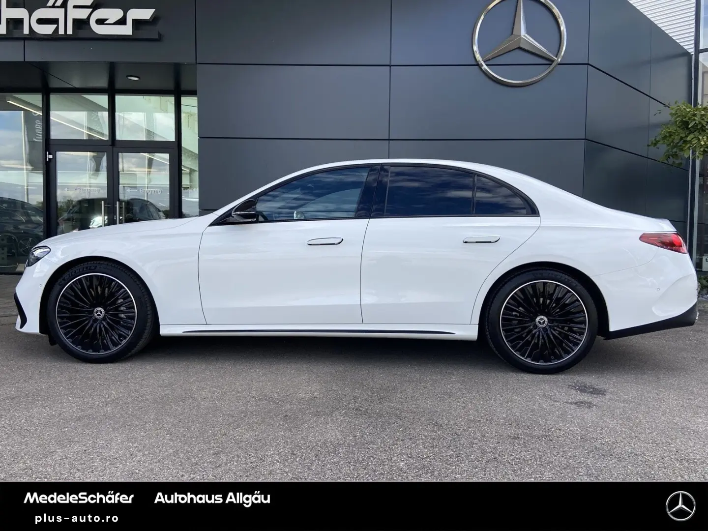 MERCEDES-BENZ E 220 d AMG Night 20  Distronic Ambiente