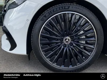 MERCEDES-BENZ E 220 d AMG Night 20  Distronic Ambiente