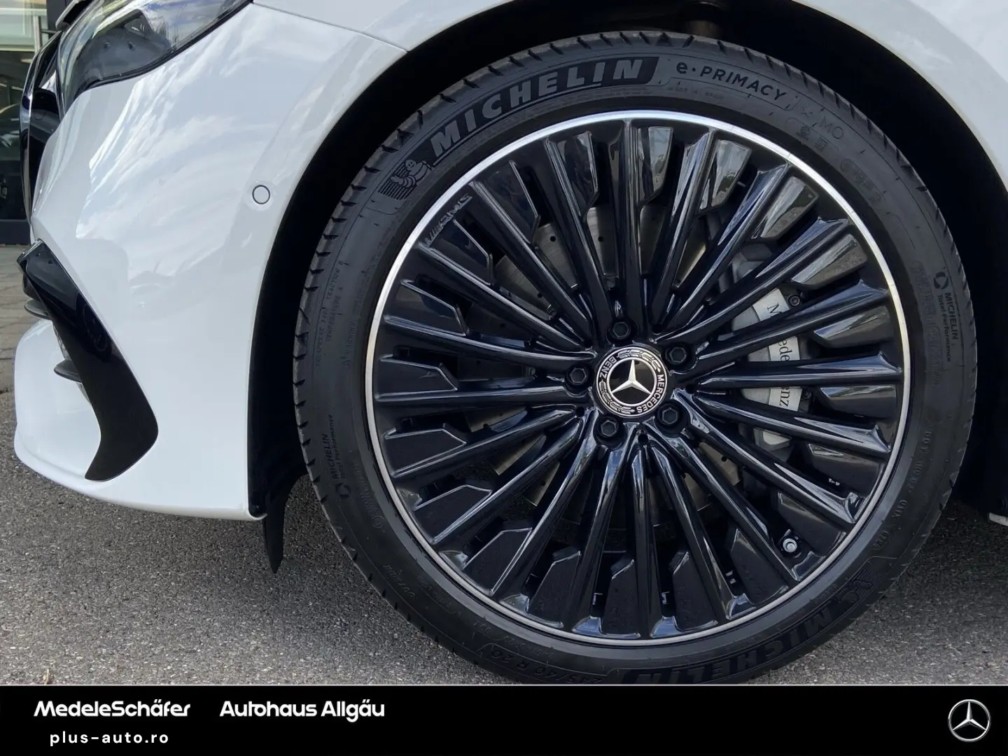 MERCEDES-BENZ E 220 d AMG Night 20  Distronic Ambiente