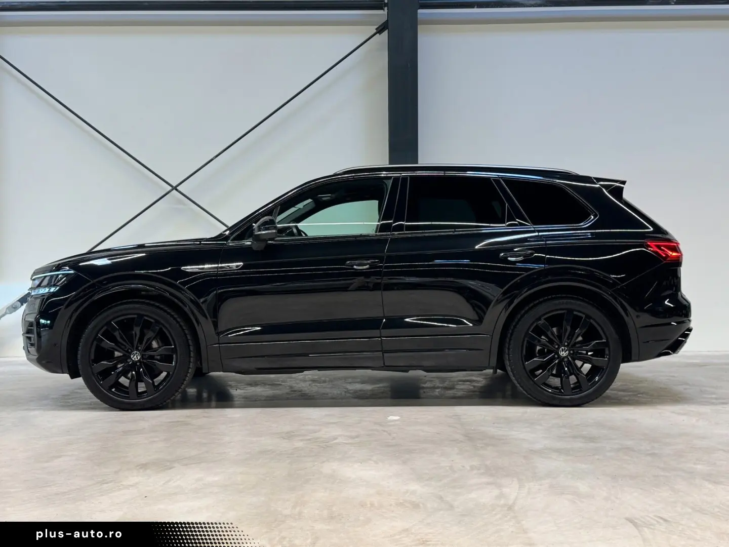 VW TOUAREG R-LINE 4M. 3.0TDI LUFTFEDER PANO