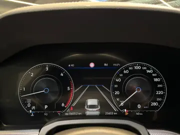 VW TOUAREG R-LINE 4M. 3.0TDI LUFTFEDER PANO