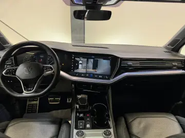 VW TOUAREG R-LINE 4M. 3.0TDI LUFTFEDER PANO
