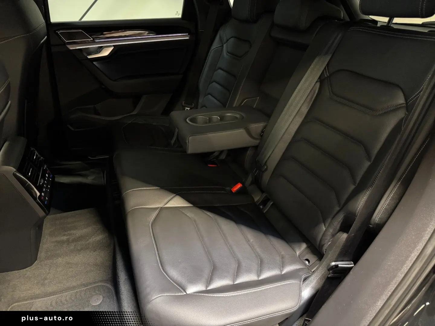VW TOUAREG R-LINE 4M. 3.0TDI LUFTFEDER PANO