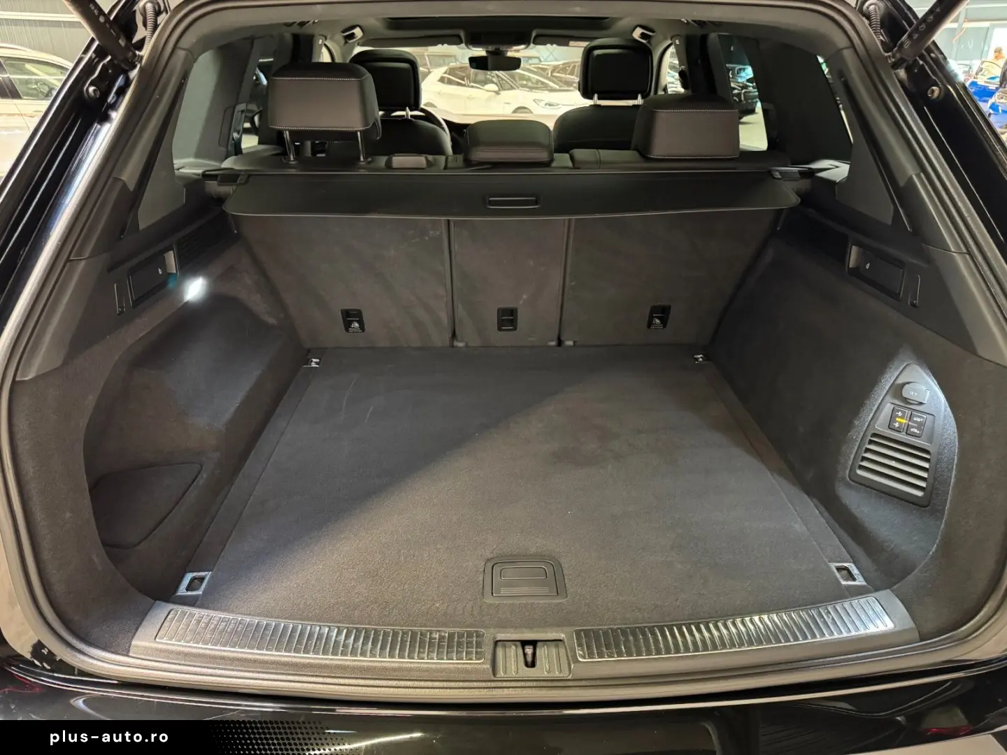 VW TOUAREG R-LINE 4M. 3.0TDI LUFTFEDER PANO