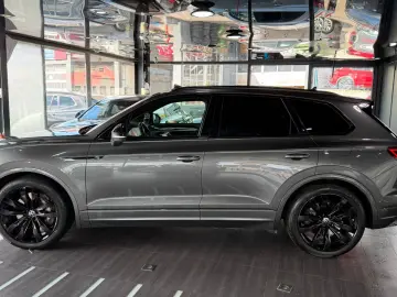 VW Touareg 3.0 R eHybrid 4M Pano ACC Soft Luft HuD