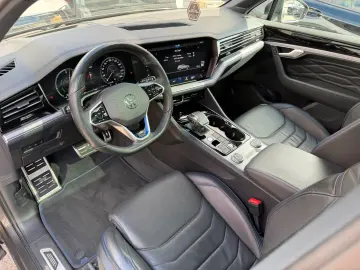 VW Touareg 3.0 R eHybrid 4M Pano ACC Soft Luft HuD