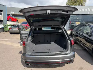VW Touareg 3.0 R eHybrid 4M Pano ACC Soft Luft HuD