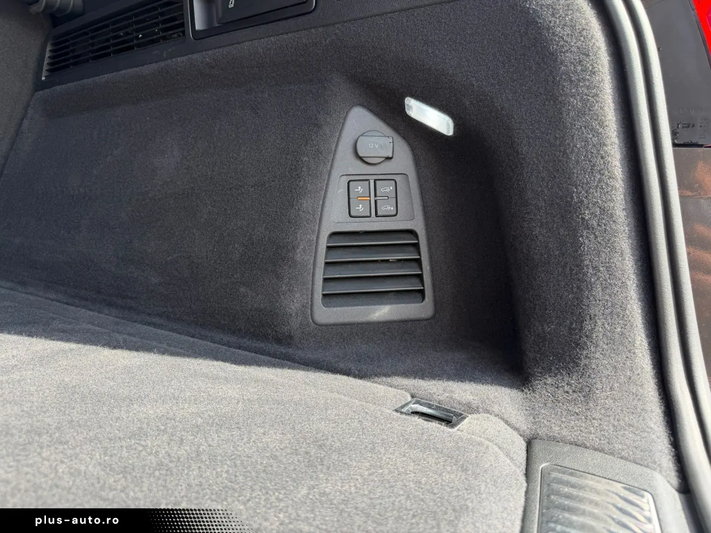 VOLKSWAGEN Touareg 2023 — imagine 21