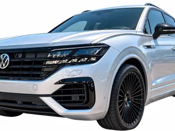 VW Touareg R eHybrid 4Motion Pano
