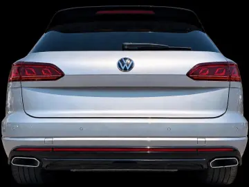 VW Touareg R eHybrid 4Motion Pano