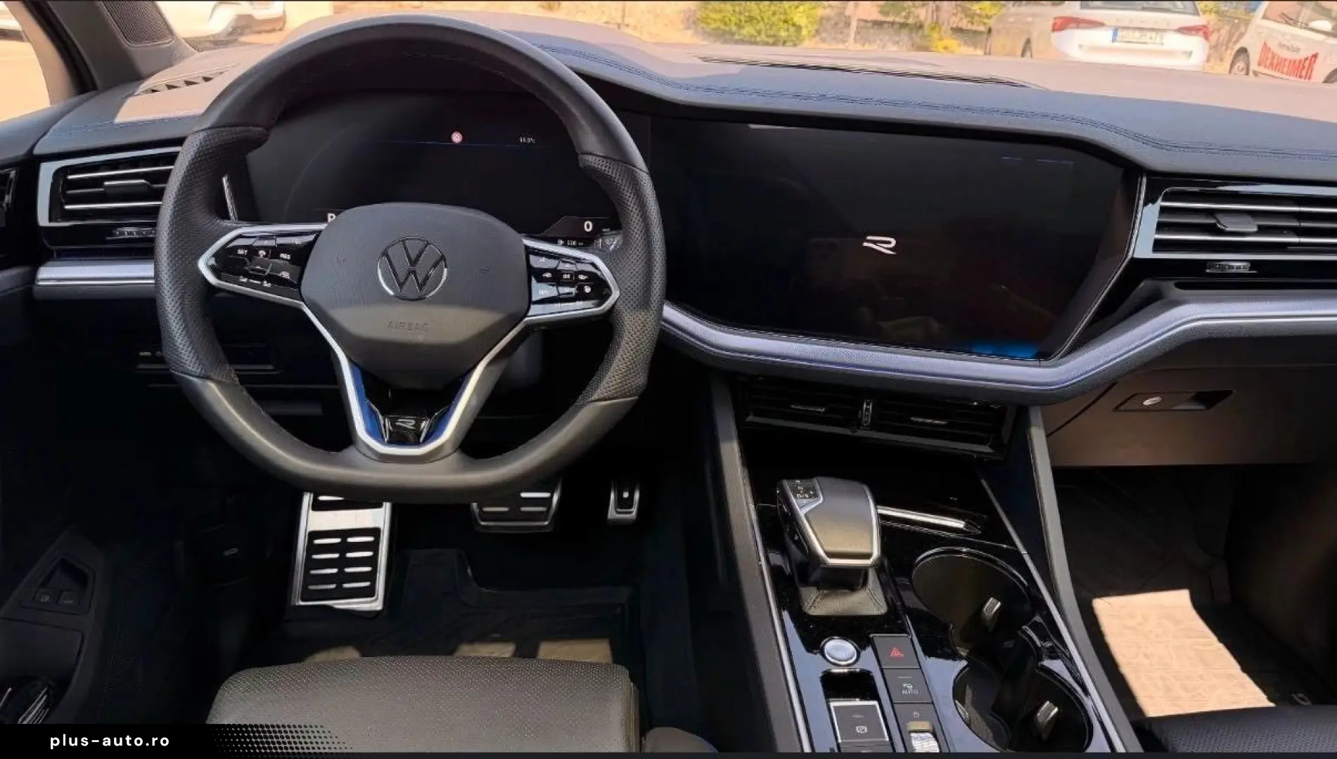 VW Touareg R eHybrid 4Motion Pano
