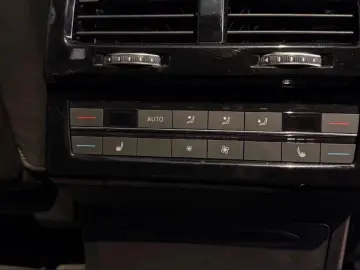 VW Touareg R eHybrid 4Motion Pano