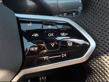 VW Touareg R eHybrid 4Motion Pano