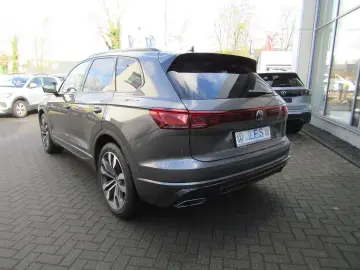 VW Touareg R-Line 3.0 TDI DSG PANO DYNAUDIO IQ.