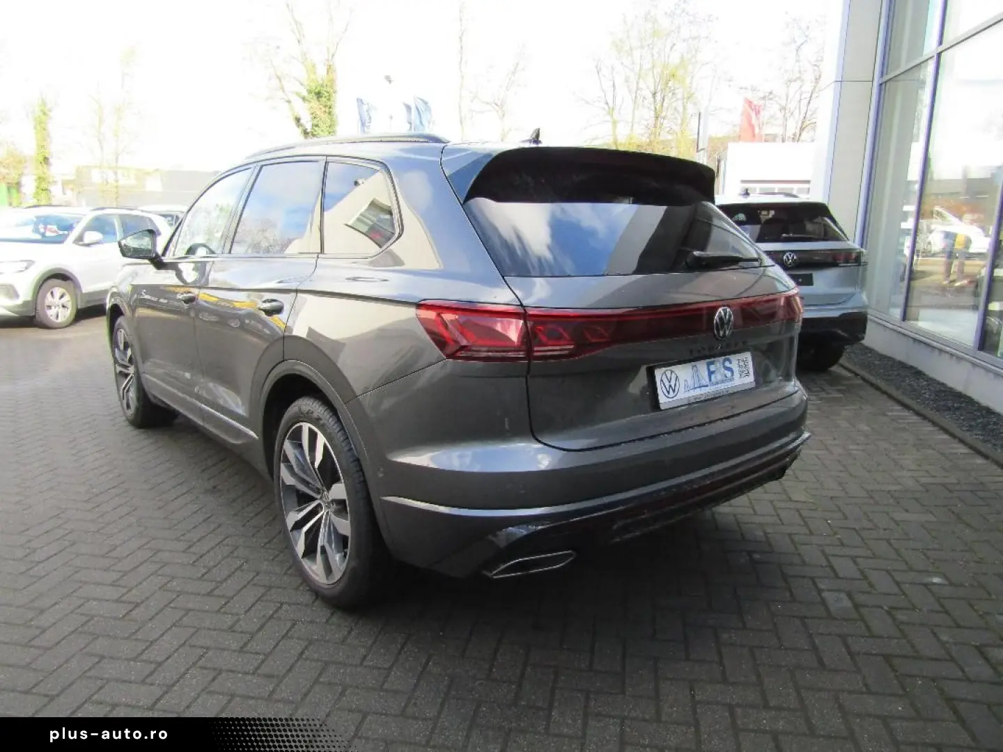 VW Touareg R-Line 3.0 TDI DSG PANO DYNAUDIO IQ.