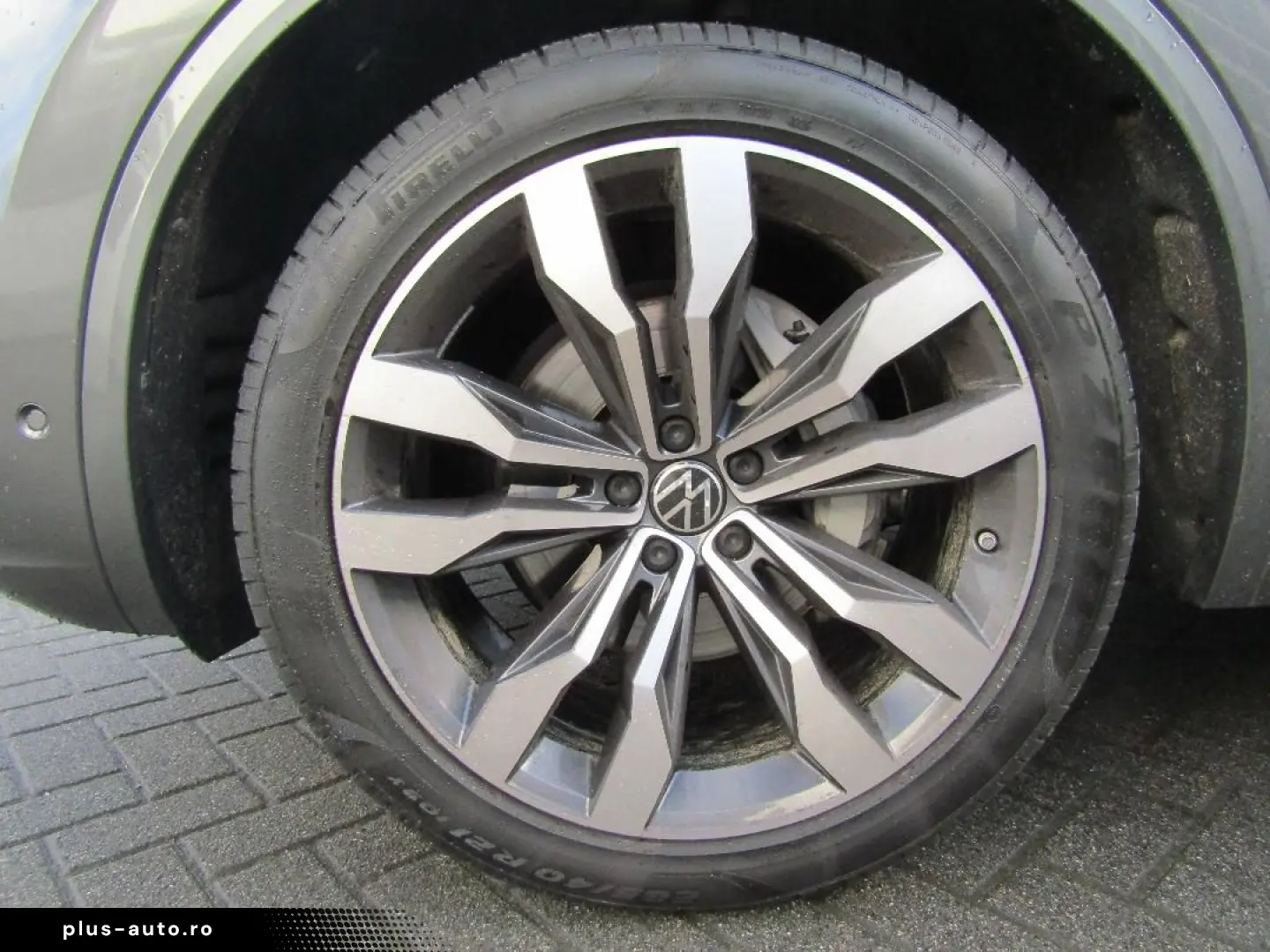 VW Touareg R-Line 3.0 TDI DSG PANO DYNAUDIO IQ.