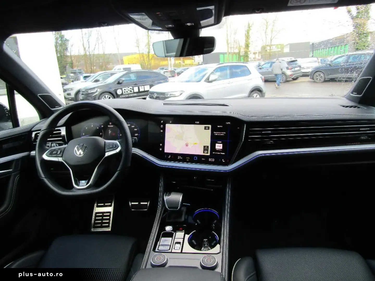 VW Touareg R-Line 3.0 TDI DSG PANO DYNAUDIO IQ.
