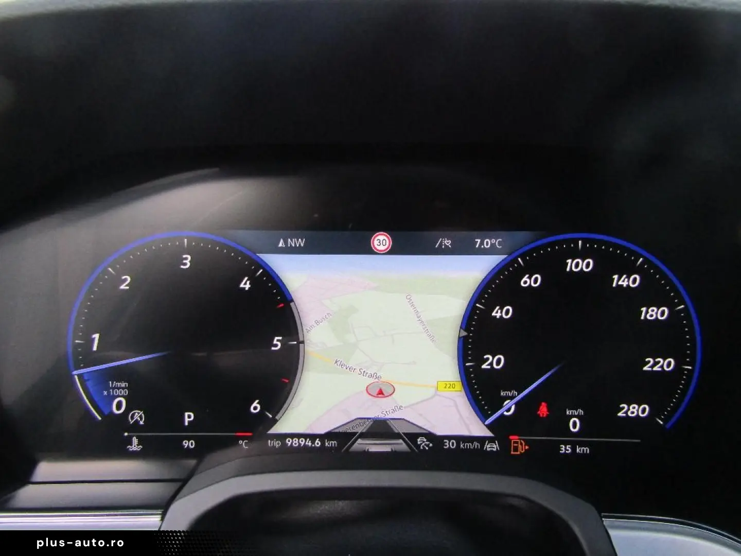 VW Touareg R-Line 3.0 TDI DSG PANO DYNAUDIO IQ.